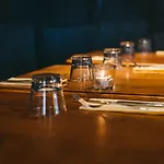 Отель Le Petit Cosy