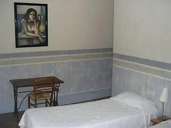 Hotel Le Petit Cosy Parigi