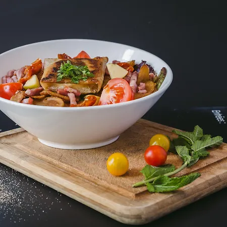 Le Petit Cosy Hotel 3*