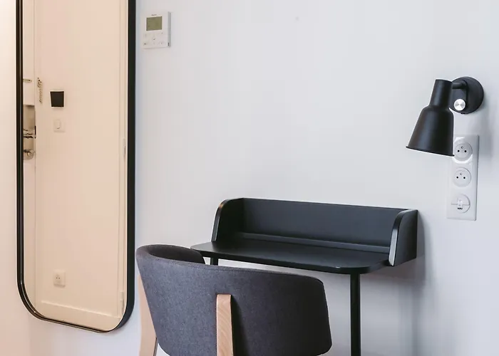 Le Petit Cosy מלון 3*