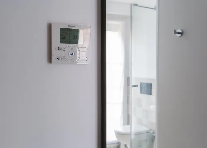 Le Petit Cosy מלון 3*