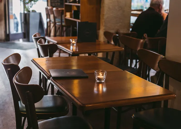 Le Petit Cosy מלון 3*