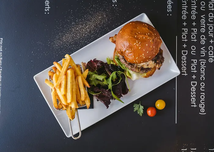 מלון Le Petit Cosy פריז