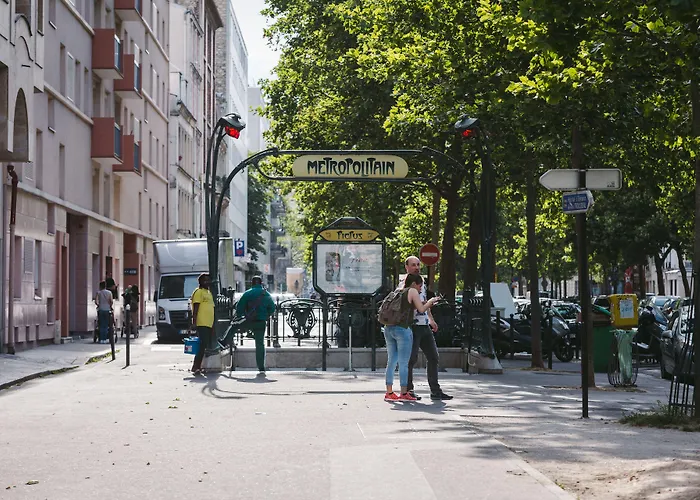 Le Petit Cosy מלון 3*