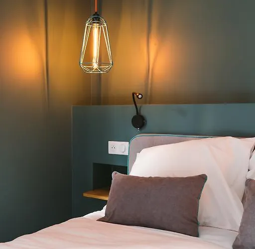 מלון Le Petit Cosy פריז