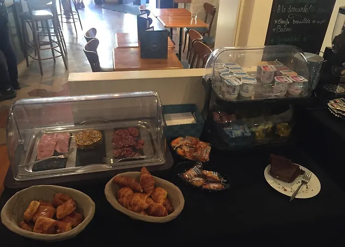 מלון Le Petit Cosy 3*